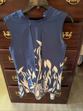 SHEIN Blue Sleeveless Floral Print Top